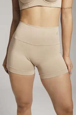 SHORT CURTO COM PALA DUPLA